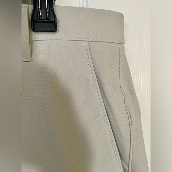 Vuori Shorts Men’s 36 Tan Khaki Flat Front Chino Casual Summer Neutral Read - Picture 7 of 10